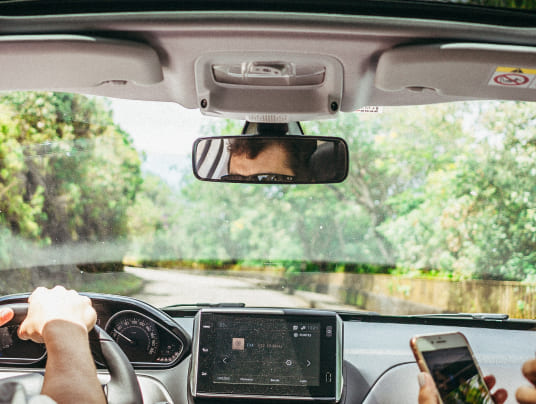 Imagem de decoração ao lado do texto de apresentação da Alternativacar